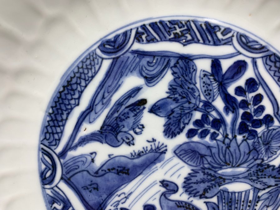 A Chinese blue and white plate with birds, Wanli 