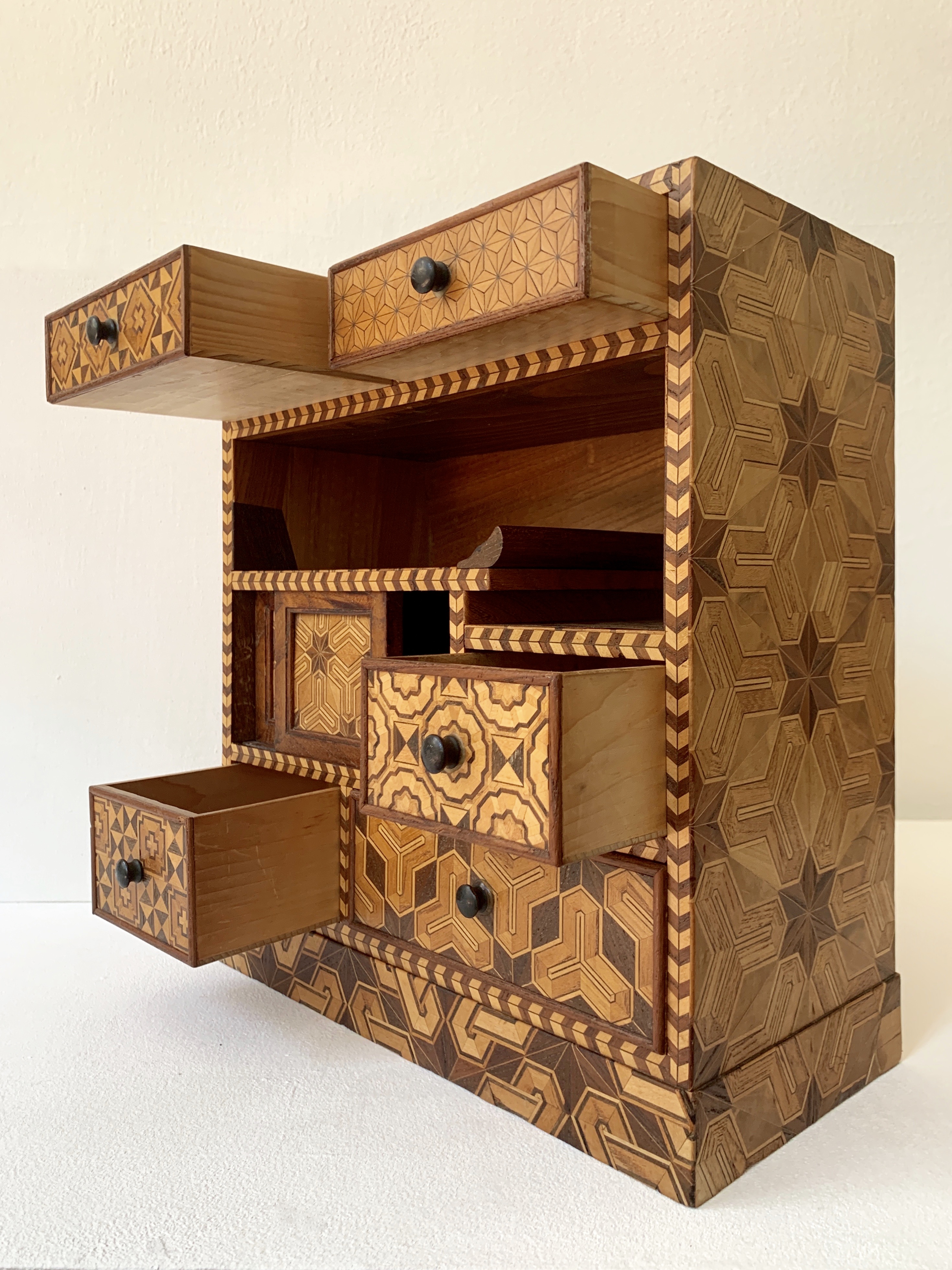 Japanese Miniature Tansu Cabinet with Yosegi Marquetry Inlay - Galerie Jun  Hao Chen